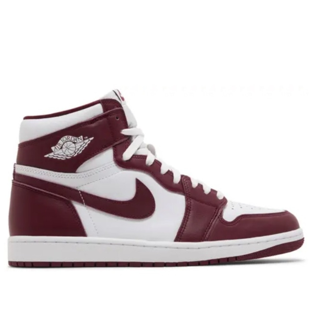 NWT- Air Jordan 1 Retro High OG Team Red